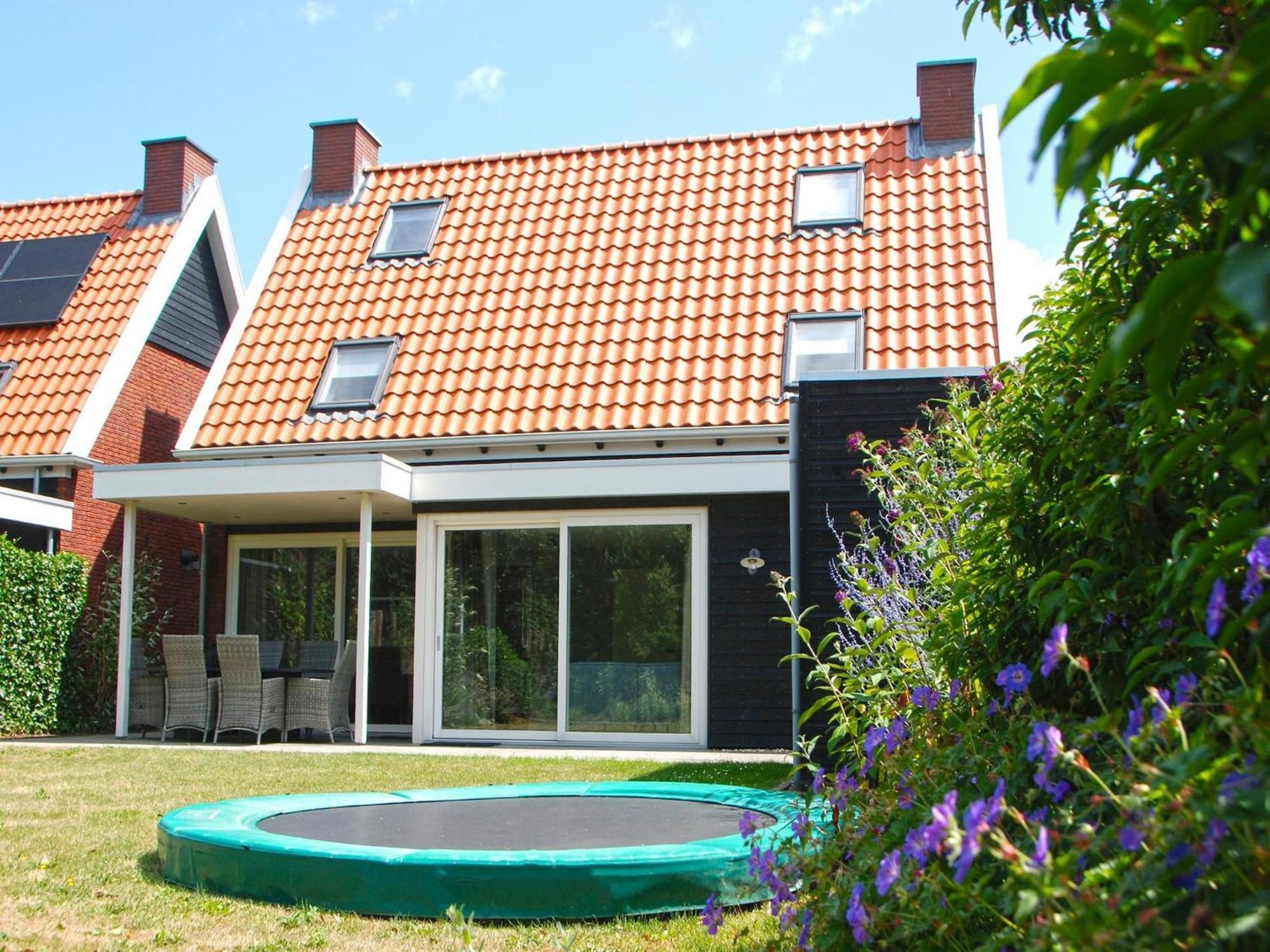 Vakantiehuis Lovely With A Luxurious Outdoor Sauna Colijnsplaat